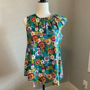Gorgeous floral blouse with asymmetrical hem
